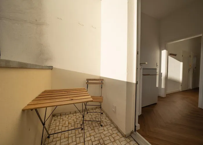 Tanic Loft Main Station Apartment