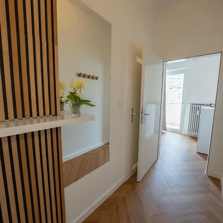 Tanic Loft Main Station Apartman